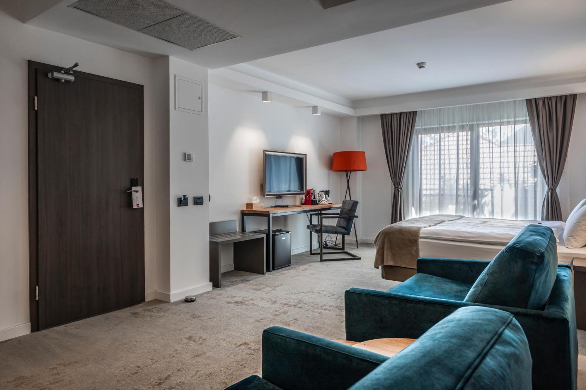 Charm Boutique Hotel Satu Mare Buitenkant foto