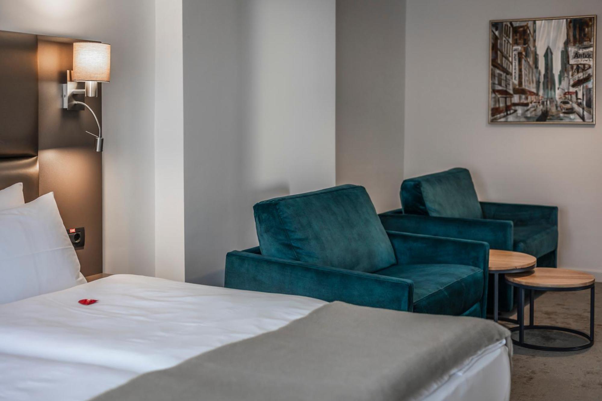 Charm Boutique Hotel Satu Mare Buitenkant foto