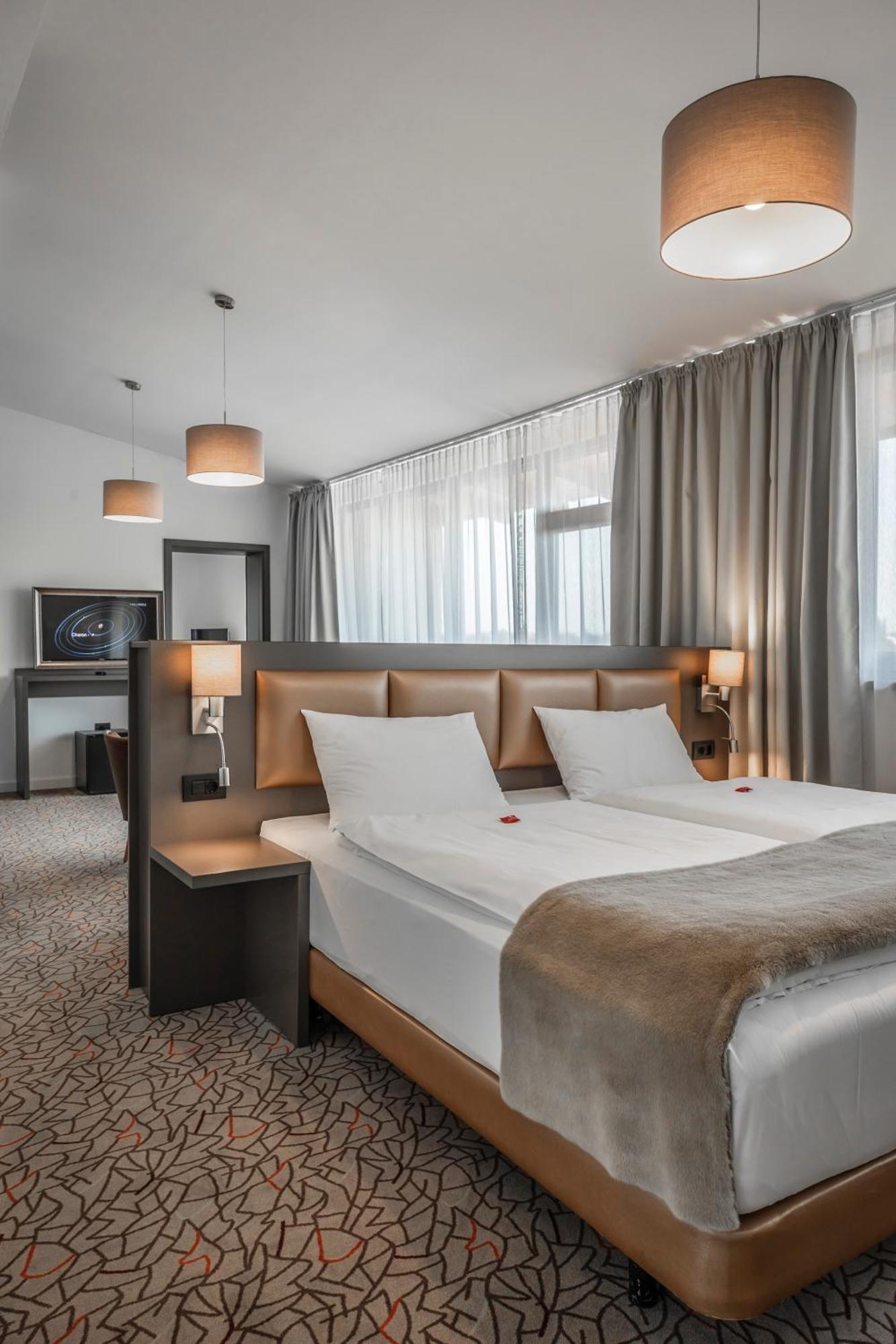 Charm Boutique Hotel Satu Mare Buitenkant foto